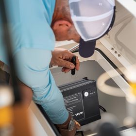 Onboard 12V Marine Battery Charger